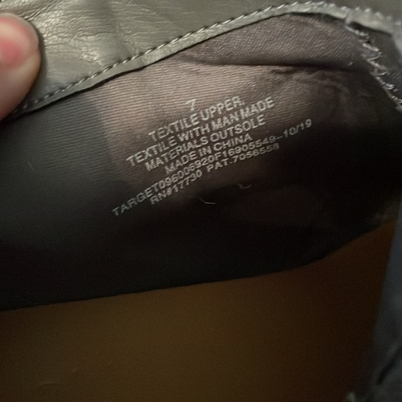 Universal Thread.  zip up platform gray suede shoe. Size 7 - Picture 3 of 3